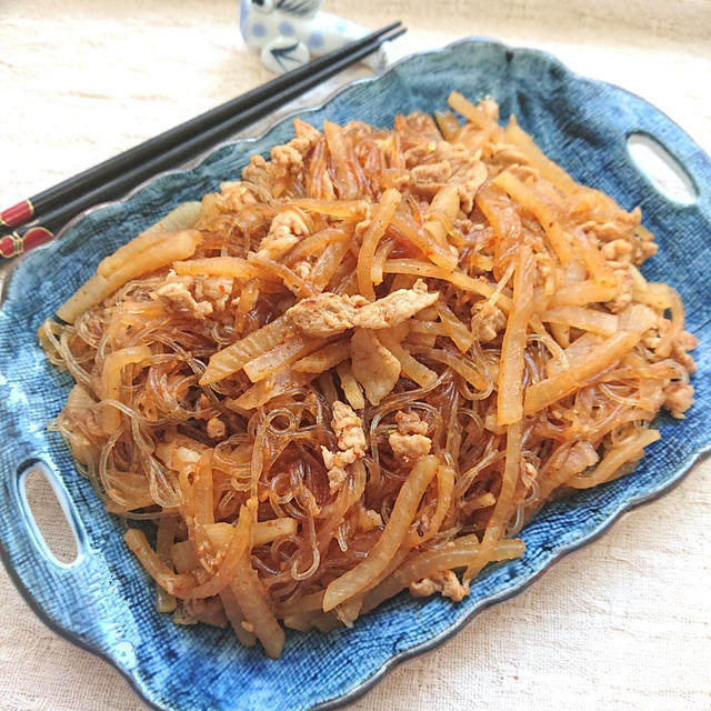 大根でかさ増し豚こまと春雨のピリ辛焼肉のたれ炒め