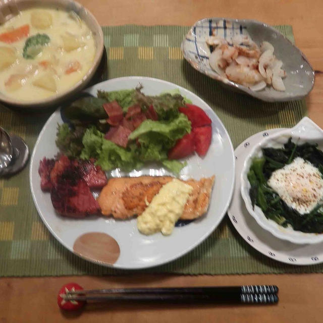 サーモンムニエル・ミルクシチューの晩ご飯と　ヤブデマリ・オトコヨウゾメ♪