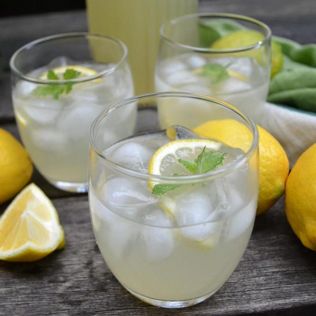 Lemonade レモネード