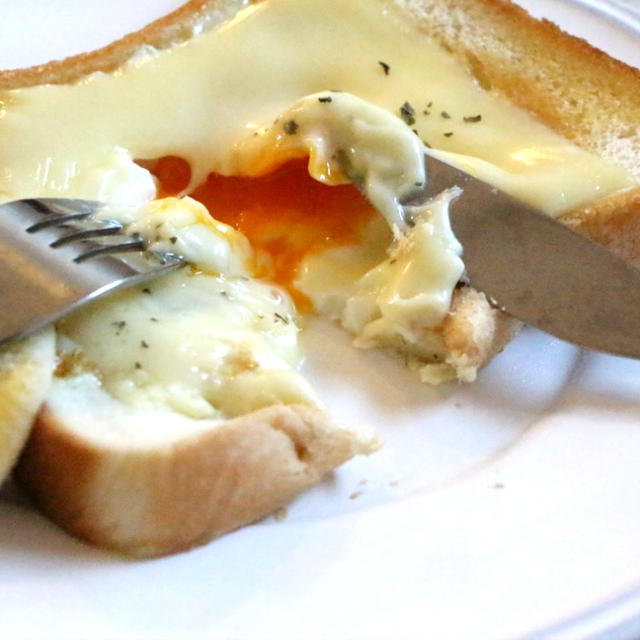 簡単！オシャレな朝食を♪ニューヨーク発祥！とろーり半熟たまごとチーズのエッグロスコ