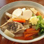 鶏の骨付きぶつ切りで「しっぽくうどん」