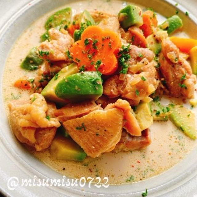 鶏肉とアボカドの生クリームシチュー(動画レシピ)/Chicken and Avocado stew.【staub】