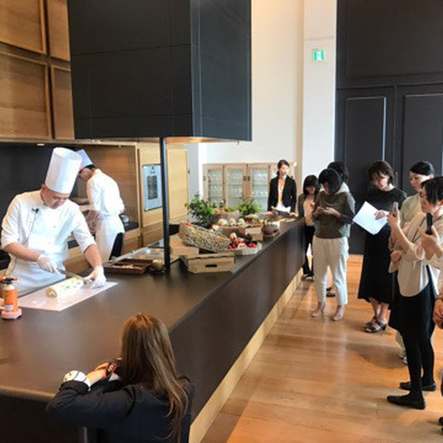 新作は 新茶スイーツ！アンダーズ東京 田中麗人シェフ発表会