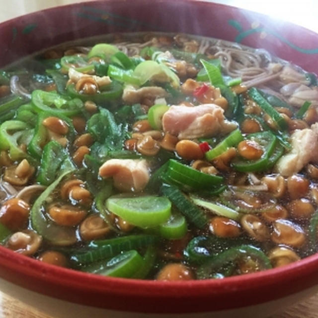 ネギの青い所をいっぱい入れてなめこ蕎麦＆大根を柚子皮と和えて♪