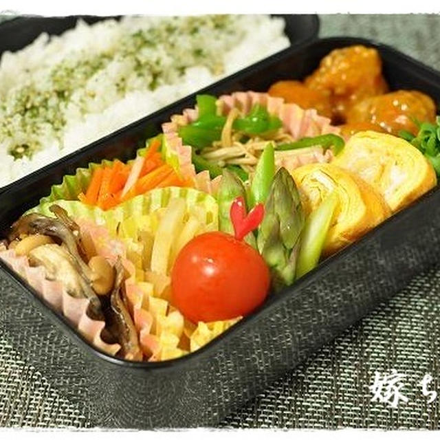 ひき肉さえあれば！簡単こねてグツグツするだけのミートボールお弁当！