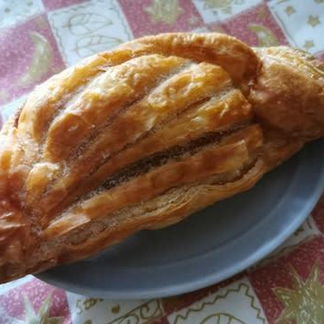 今日のおやつ♪ シャトレーゼ「アップルパイ」