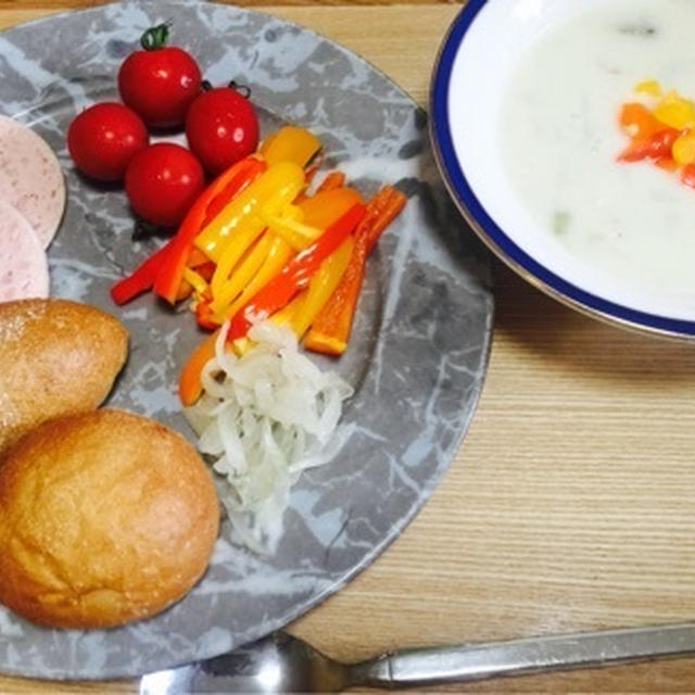 パンのある正しい食生活　スタイルブレッド　鉄分補給のクラムチャウダーで元気に＆スープジャーの活用