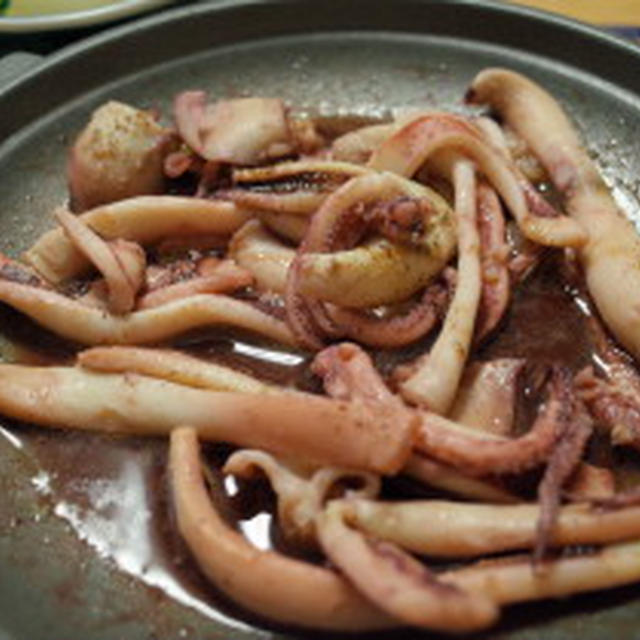 いかのガーリックバター炒め　おひとり様陶板でさくっと