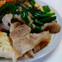 ニラと豆腐と豚バラ肉の醤油炒め