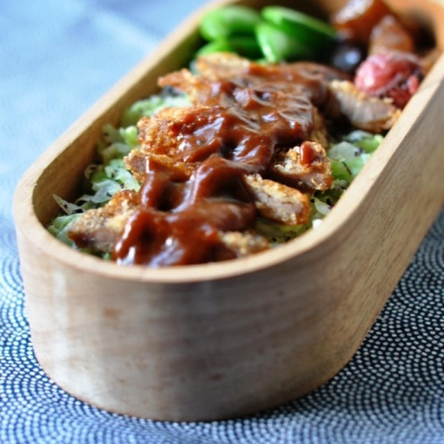 デミグラスカツ丼弁当。