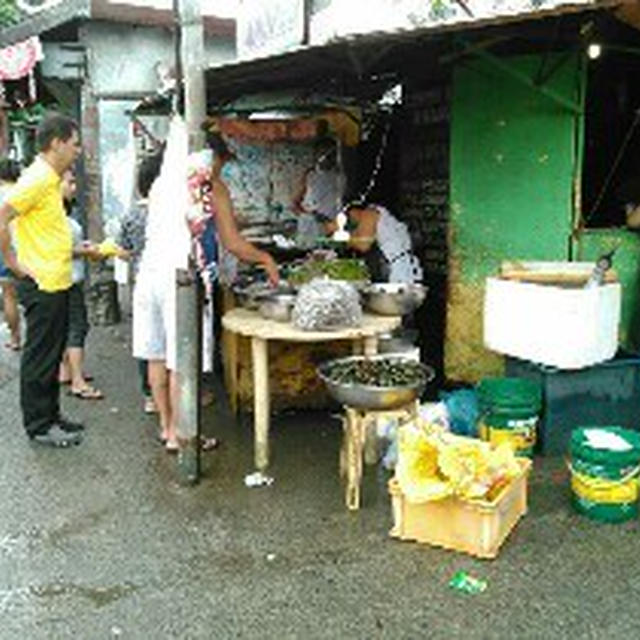 散歩中に　fish market 