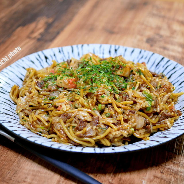 牛肉と蒲鉾入り「焼き飯よりなそば飯」＆「上等カレーのカツの豚肉は薄いから美味いんだ」