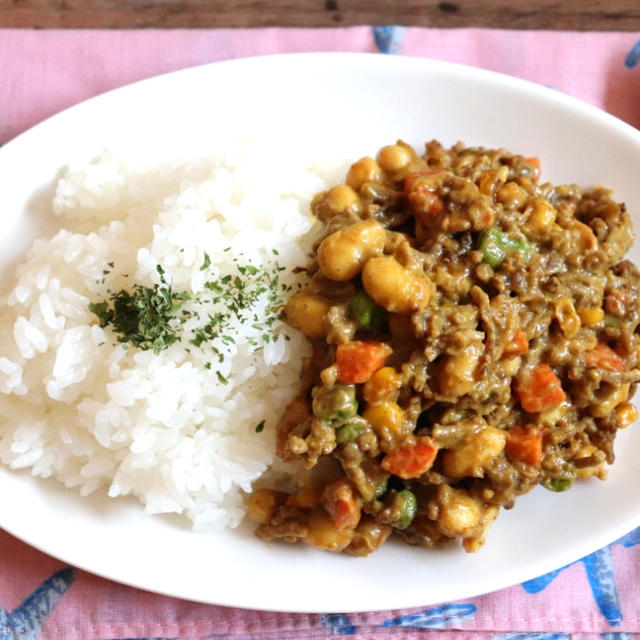 【簡単！包丁要らず！】10分で完成！セミドライカレー♪