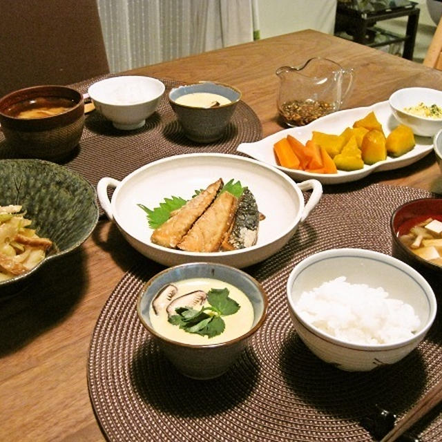 塩さばの竜田揚げと野菜たっぷりの夕食