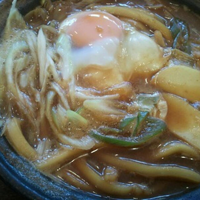 生煮え？「味噌煮込みうどん」