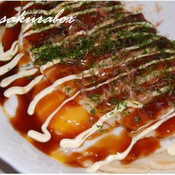 朝ごはん　お好み焼きで目玉焼きはさみ