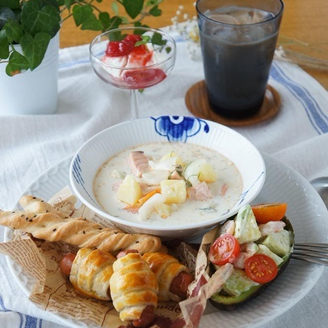定期的に食べたくなるスープとウィンナーパイなど