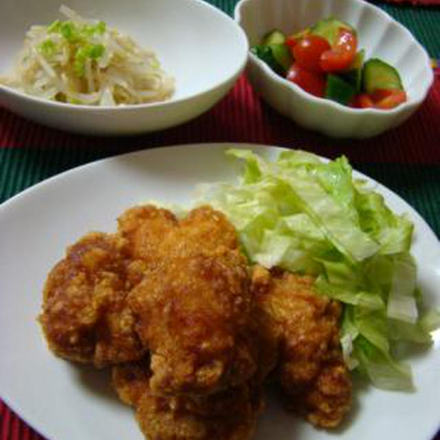 5月１日の晩ごはん！ゴマ入り鶏の唐揚げ、トマトときゅうりのハーブ甘酢和え他。