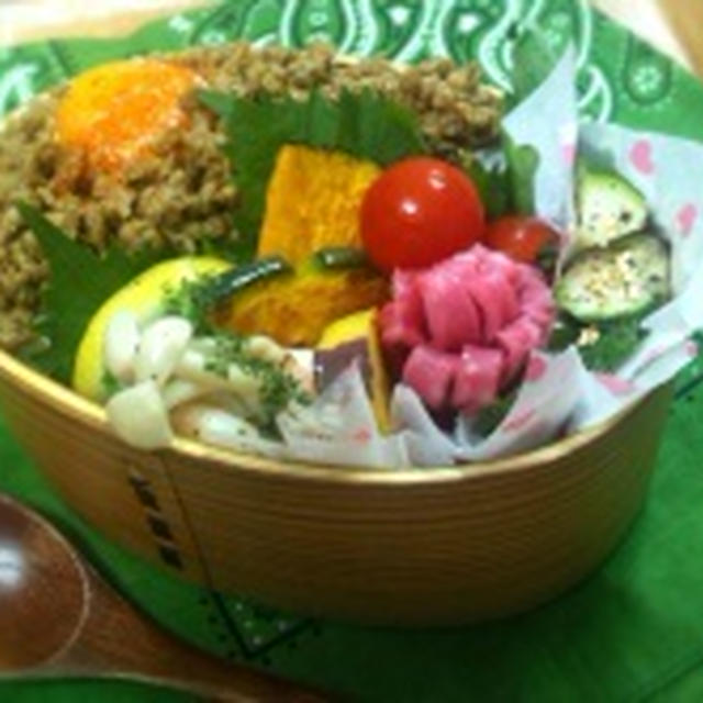 ９/２５　そぼろ弁当～♪