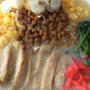 「豚骨納豆炒飯」豚ガラで作ったスープと納豆と炒飯が美味しい