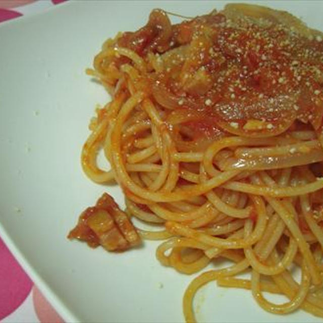 トマトソースのパスタ