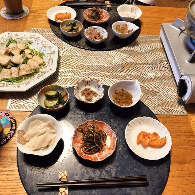 ダンナごはん！キャリーオーバーのキムチ餃子鍋と鶏ぽん酢煮サラダと小鉢6品で晩酌