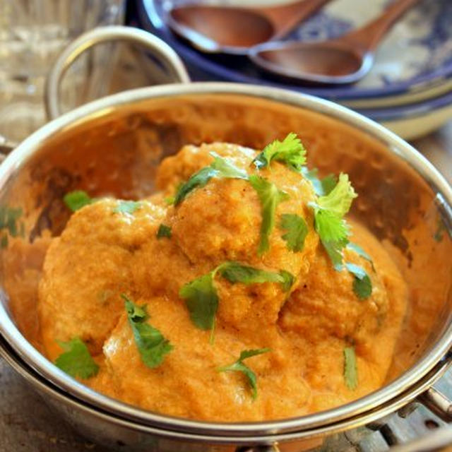 Meatballs in Curry Yogurt Sauceミートボールのカレーヨーグルトソース煮込み
