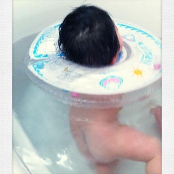 明日は休み・・・。ううん、ずっと休み・・・。