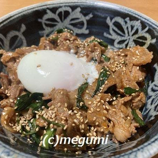 気温が不順で体調を崩しそう、なので豚こまでスタミナ丼を作ってみました。