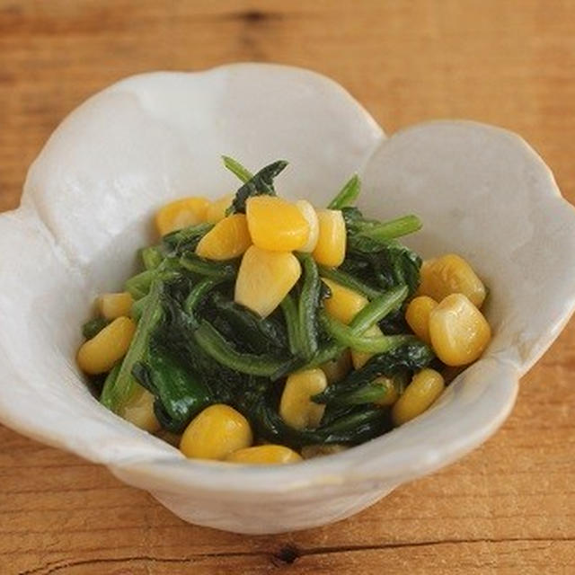 簡単・副菜♪ほうれん草とコーンの和風ソテー
