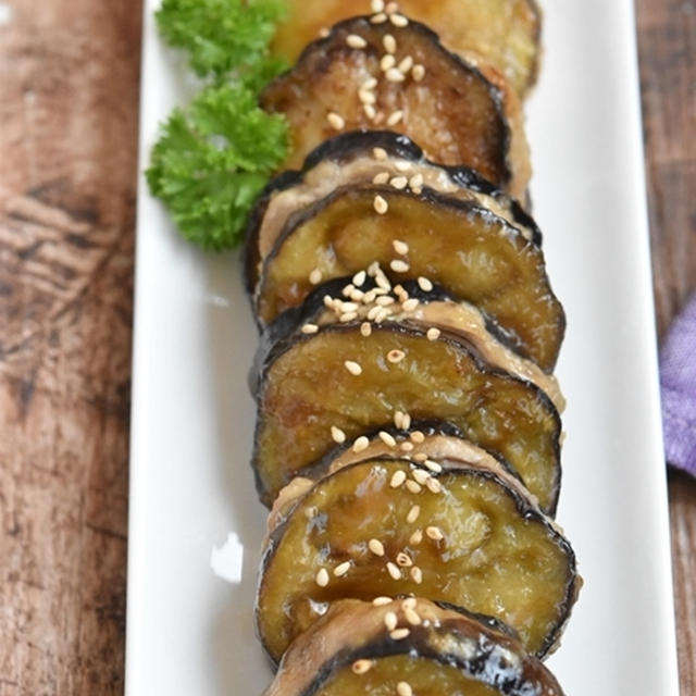 子供さんが大好きな甘辛味♪豚ひき肉となすの挟み照り焼き