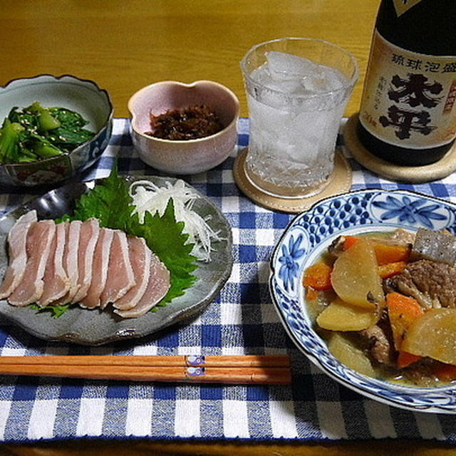 【晩酌】豚骨・地鶏のお造り・鶏飯…