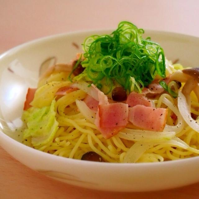 レンジで簡単！ベーコンと野菜たっぷり生姜焼きそば