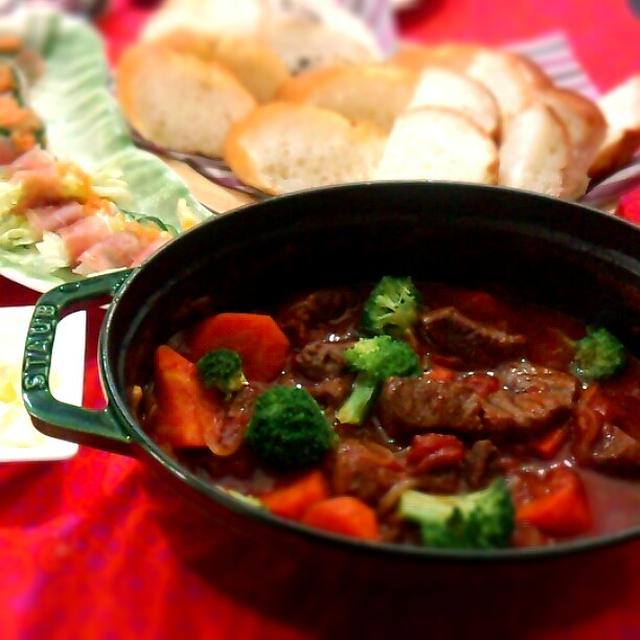 ストウブで　牛肉の赤ﾜｲﾝ煮