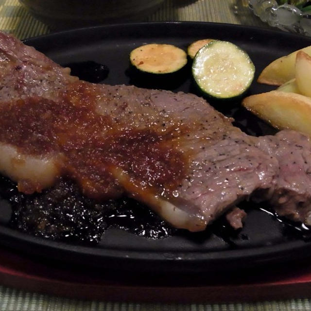 ステーキの夜ご飯　と　旦那さん作ジャンク飯　と　実のなる花♪