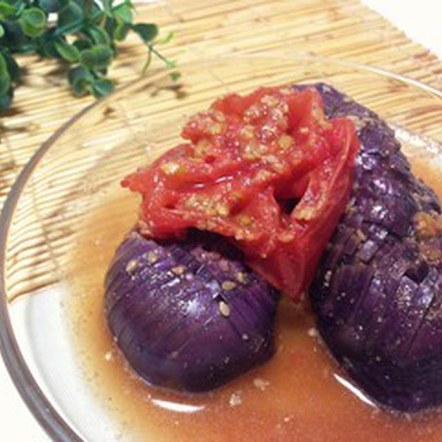 《管理栄養士の野菜たっぷりレシピ》レンジとめんつゆで簡単♪なすとトマトのさっぱり煮浸し