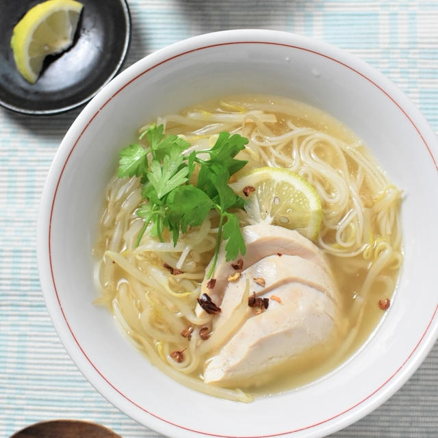 手羽先の先で簡単本格だし！香り高いフォー風にゅう麺