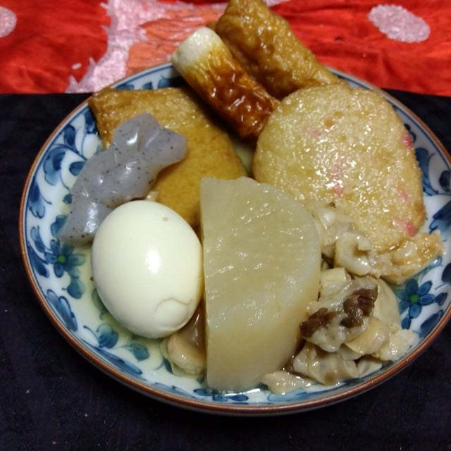 食堂でお昼ご飯