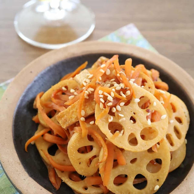 【連載レシピ公開のお知らせ】「にんじんとれんこんのきんぴら」レシピと、休日前夜の過ごし方