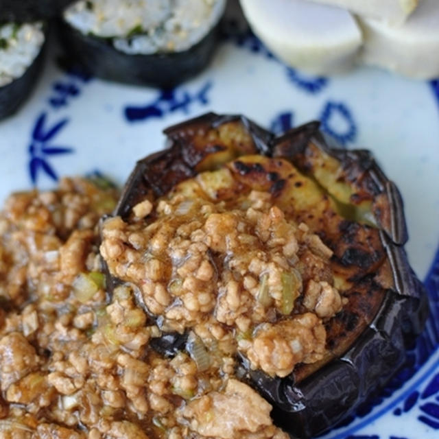 茄子のステーキ　　挽肉の甘辛味噌あん*花椒風味