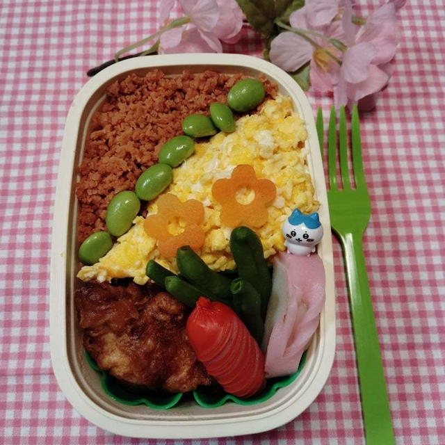 鮭フレークと玉子そぼろ丼弁当【のっけ弁当】￼  #平日お昼ご飯はお弁当or外食