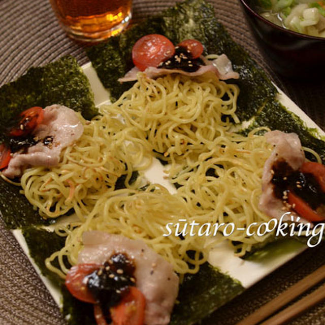 4種のペパーミックスと海苔の佃煮で作る、焼きそば海苔サンド