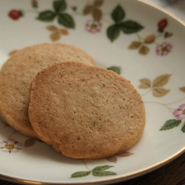 くるみをペーストにしたクッキー