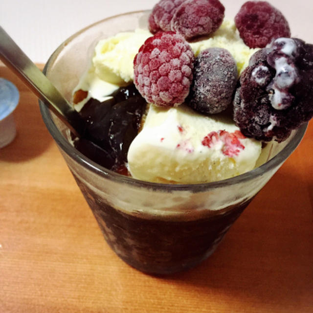 コーヒーゼリーバニラアイスのせ