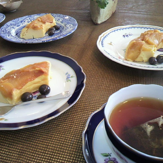 りんごのチーズケーキとルピシアのお茶で、スイーツタイム