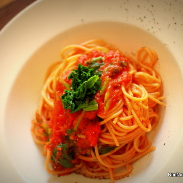 全粒粉のパスタ　ホウレンソウのポモドーロ