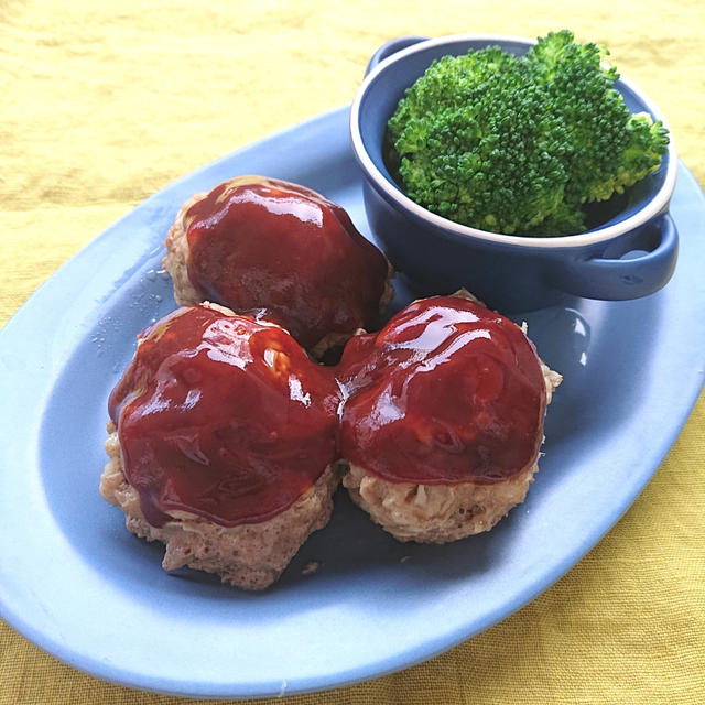 レンジで簡単♪食パンでかさ増しふっくらやわらかハンバーグ