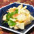 桃とモッツァレラのサラダ。おいしい桃とチーズでワインの進むおつまみ。