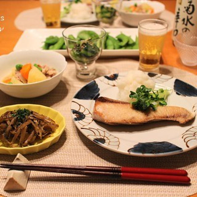 『鰤の塩焼き』とストウブで『小さいおかず』の献立。
