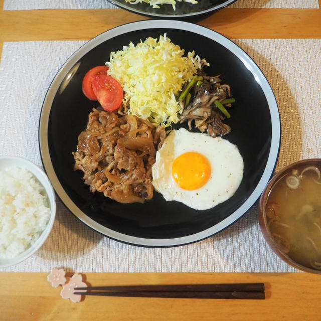 孤独のグルメ風　生姜焼き目玉焼き添え